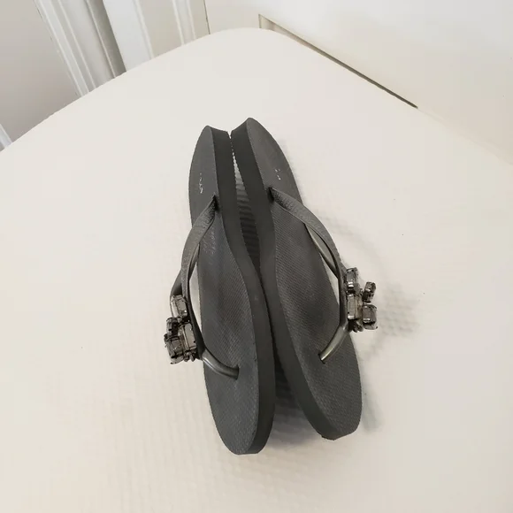 J.Crew embellished accent Flip flops size 9 casual, comfy - Picture 3 of 7